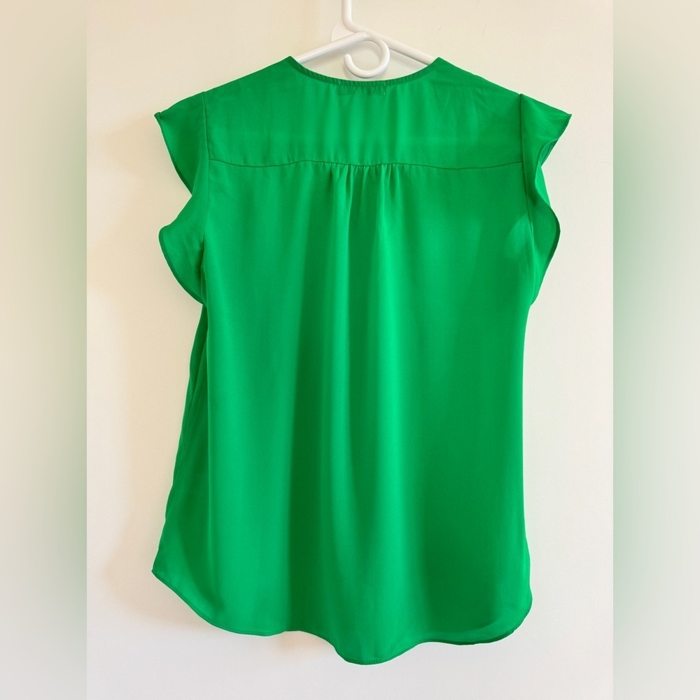 NWT Chaus Women's Green V-Neck Top M - Picture 4 of 8